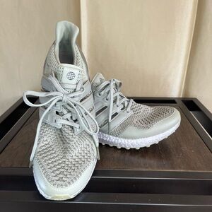 Adidas Gray Ultraboost Golf- Shoes with Knit Mesh Upper-(Like-new)